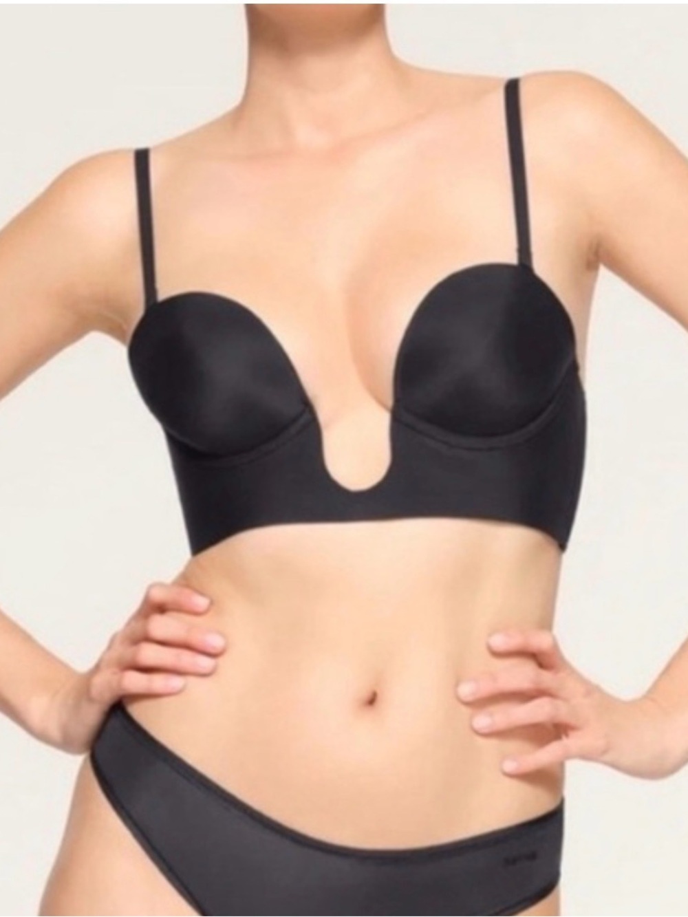 New SKIMS Deep Plunge Bra. Onyx. XS
